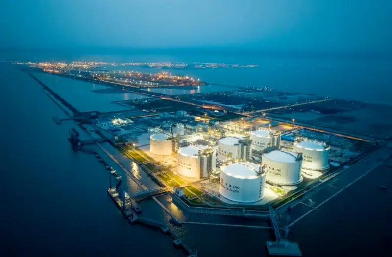 Bevorder de vernieuwing van oude petrochemische en chemische faciliteiten